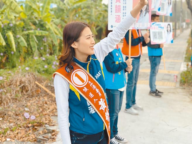 國民黨高雄市第二選區立委候選人黃韻涵認為，政府要把人民放在首位。（林瑞益攝）