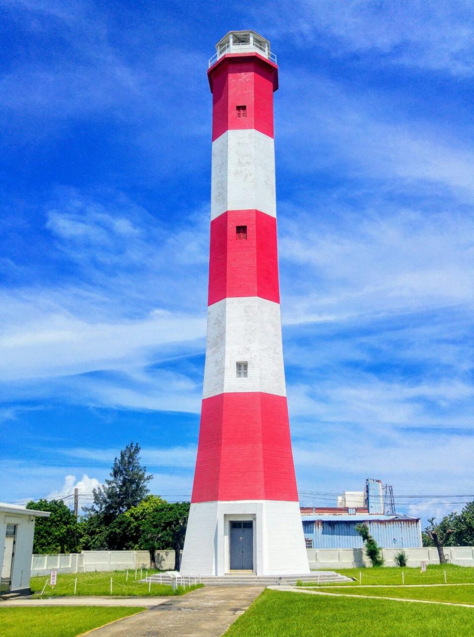  高美燈塔旅宿園區開幕試營運。   圖：交通部航港局／提供