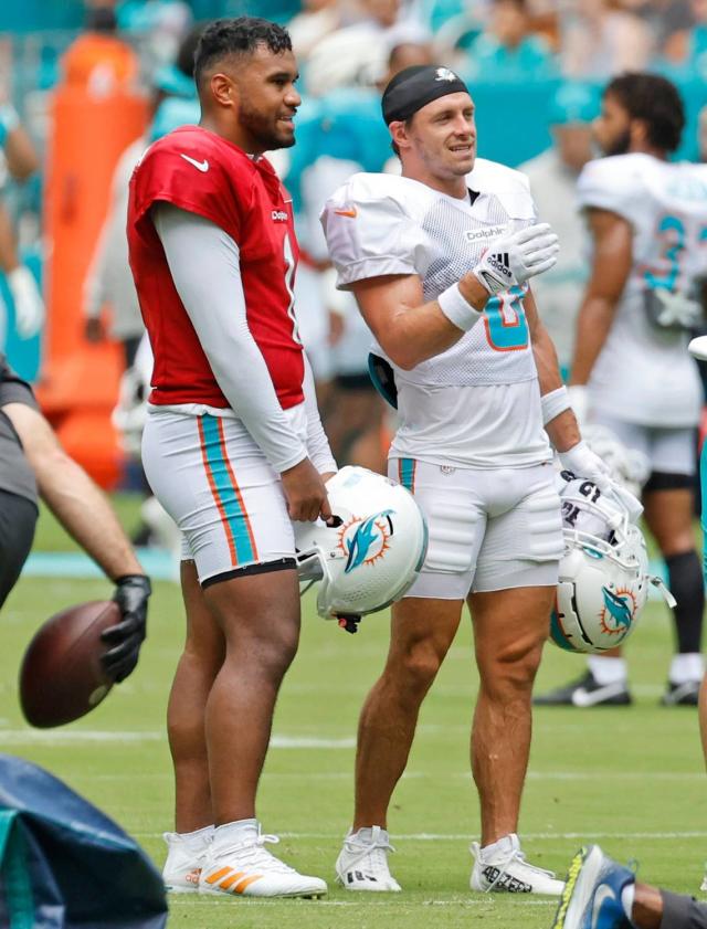 Miami Dolphins wide receiver Braxton Berrios (0) runs drills