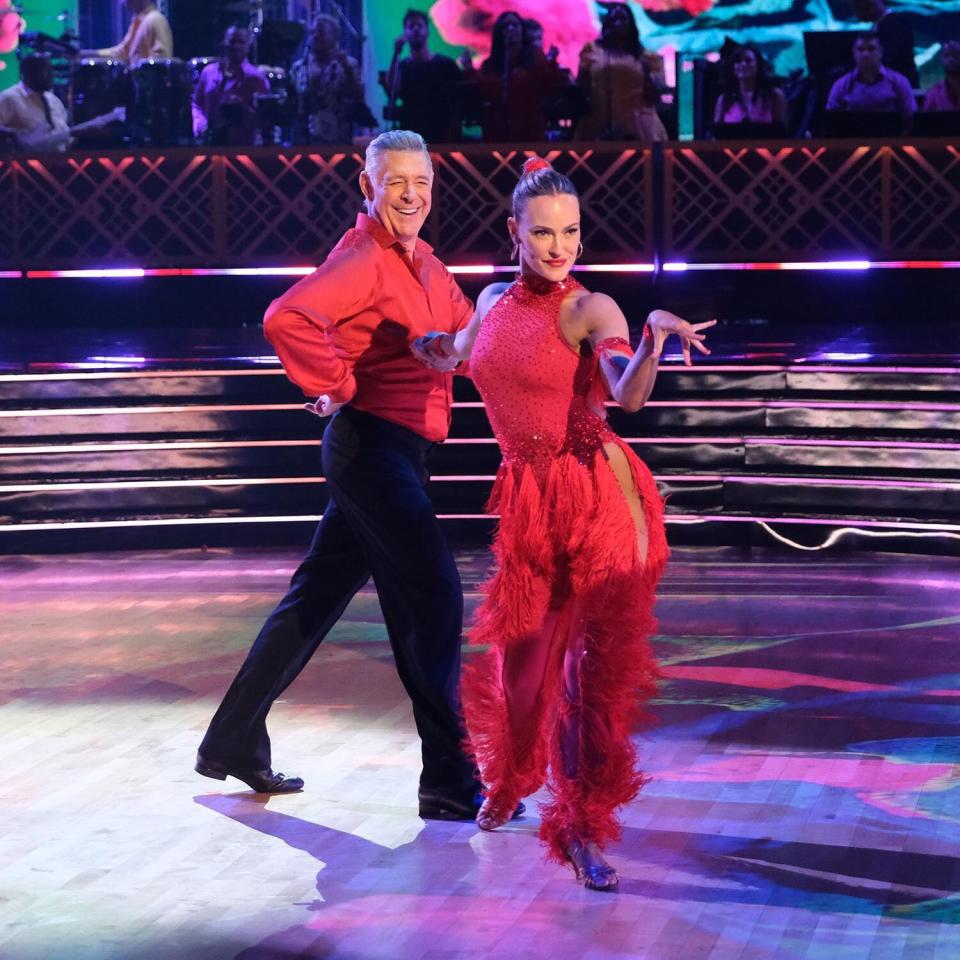 “Dancing With the Stars” pro Peta Murgatroyd swears at low score after