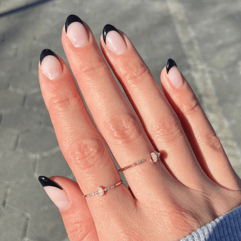 <p><a href="https://www.instagram.com/paintboxnails/" data-component="link" data-source="inlineLink" data-type="externalLink" data-ordinal="1">&#64;paintboxnails</a></p>