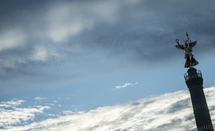 Auch über Berlin ziehen die Regenwolken ab (Bild: dpa)