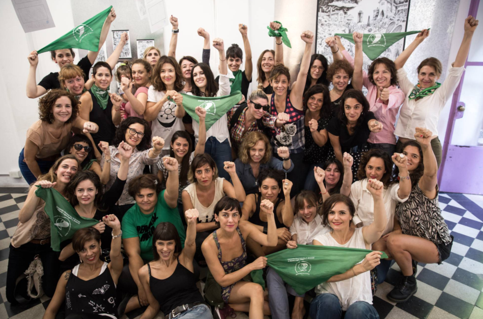 Actrices y escritoras argentinas piden por la despenalización del aborto. Foto: twitter.com/clinicaelbosque