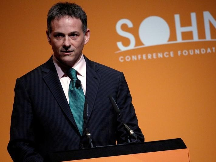 David Einhorn, president of Greenlight Capital speaks at the Sohn Investment Conference in New York City, U.S. May 4, 2016. REUTERS/Brendan McDermid/File photo 