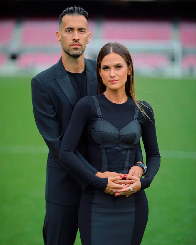 La pareja está feliz al anunciar que están esperando su tercer hijo