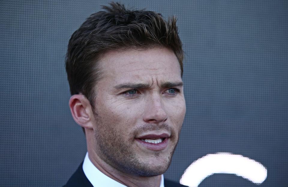 Sein Vater feierte jüngst seinen 90. Geburtstag und ist trotz hohen Alters vor und hinter der Kamera noch so aktiv wie eh und je: Scott Eastwood ist der Sohn von Clint Eastwood und seit einigen Jahren dabei, in die Fußstapfen seines legendären Vaters zu steigen. Eastwood ist nicht der einzige Hollywood-Sprössling, der seinen Eltern nacheifert ... (Bild: Getty Images/Scott Barbour)