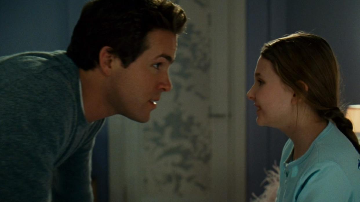  Abigail Breslin and Ryan Reynolds in Definitely, Maybe 