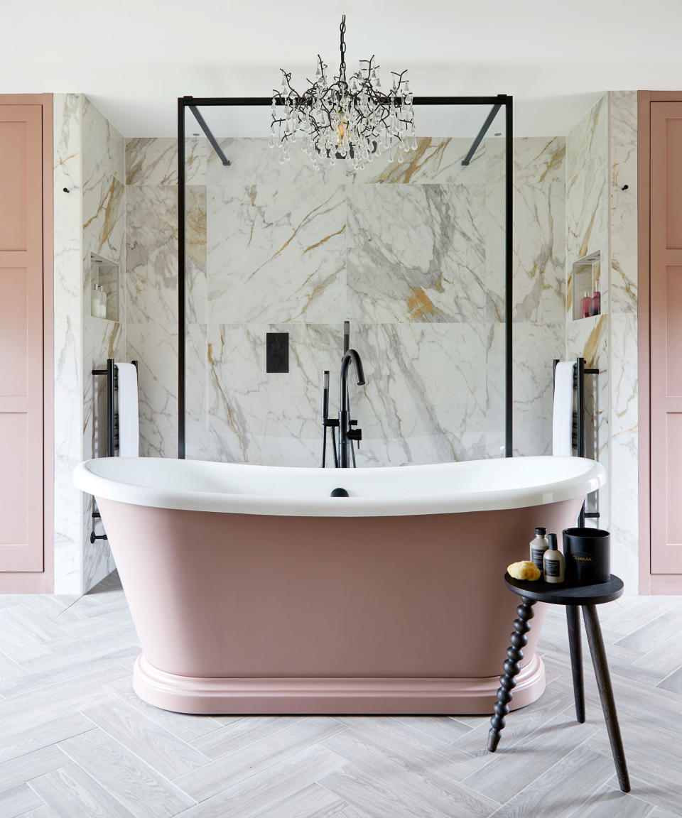 Bath ideas with pink bathtub