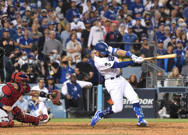 Chris Taylor hits walk-off HR, Dodgers beat Cardinals in wild card