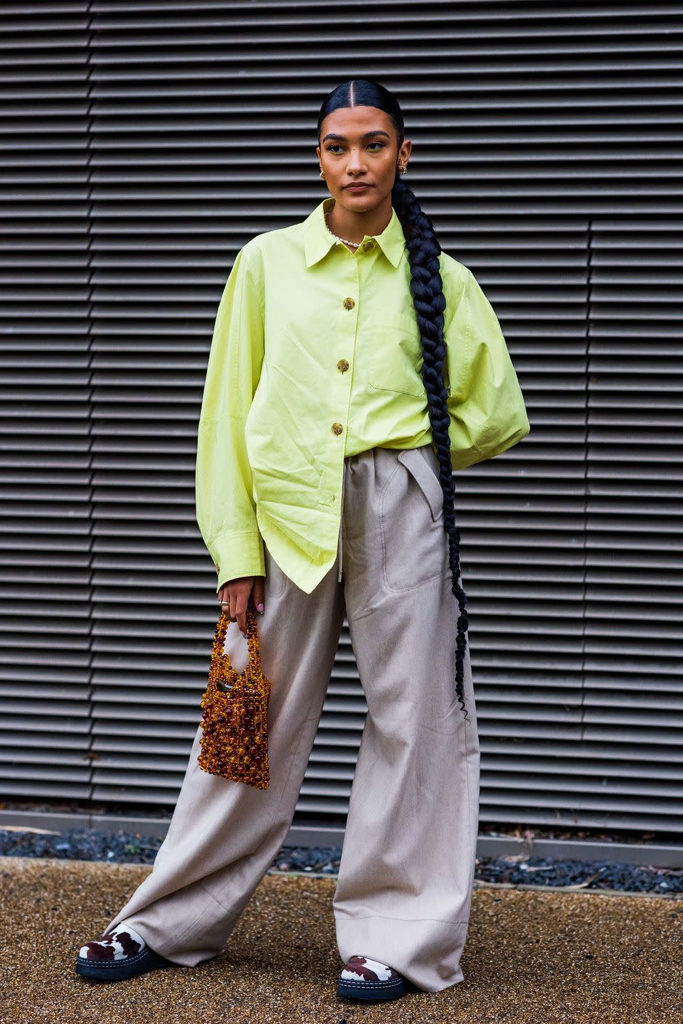 <p>Neon and neutrals make a perfect pair.</p>