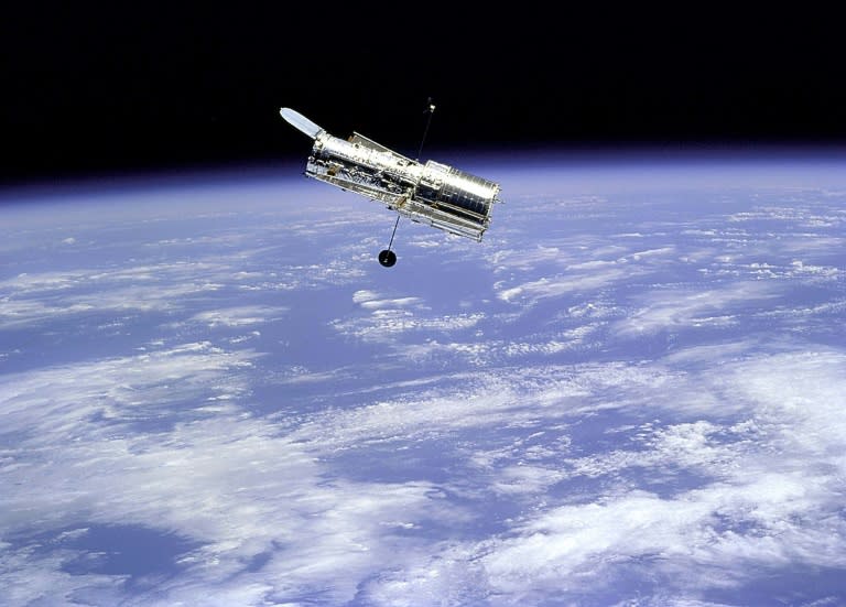 Das Weltraumteleskop Hubble wird schrittweise aus dem Verkehr gezogen. Laut der US-Raumfahrtbehörde Nasa wird nur noch eines der Gyroskope eingesetzt. Damit reduziert sich die Leistungsfähigkeit. Mittels der Gyroskope wird das Teleskop ausgerichtet. (NASA)