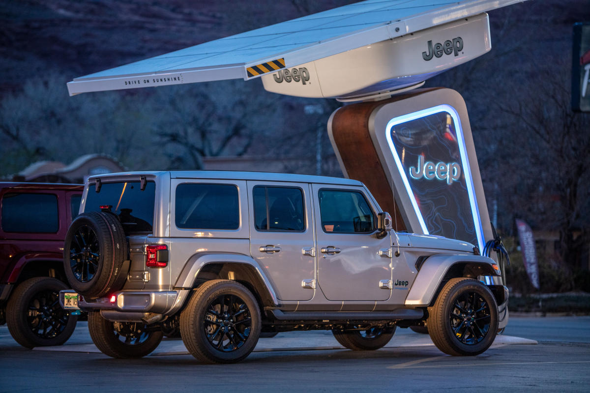 Jeep is installing EV chargers at off-road trailheads throughout the US |  Engadget