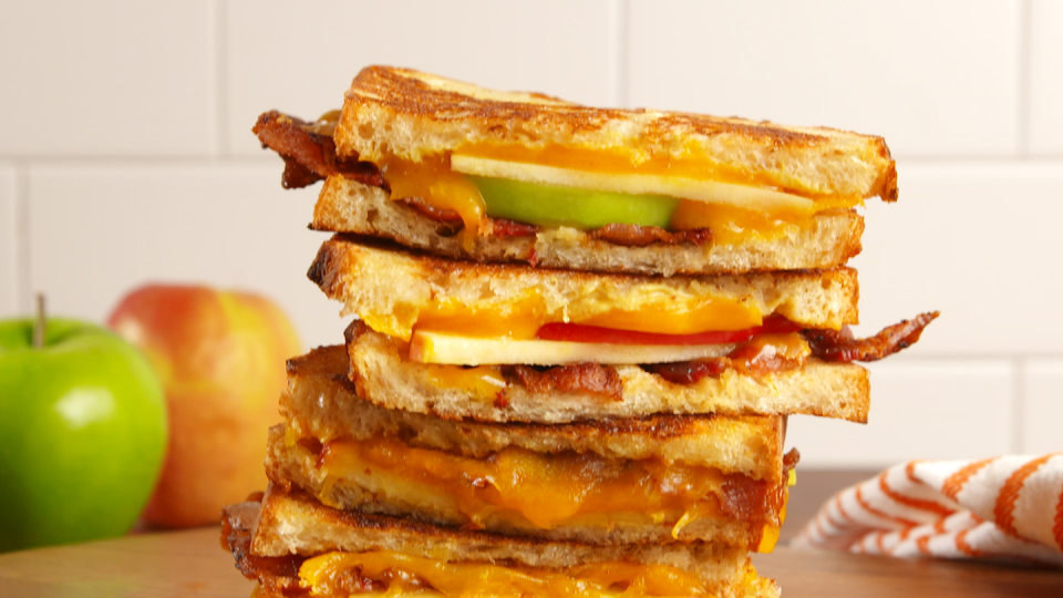 bacon apple cheddar grilled cheese