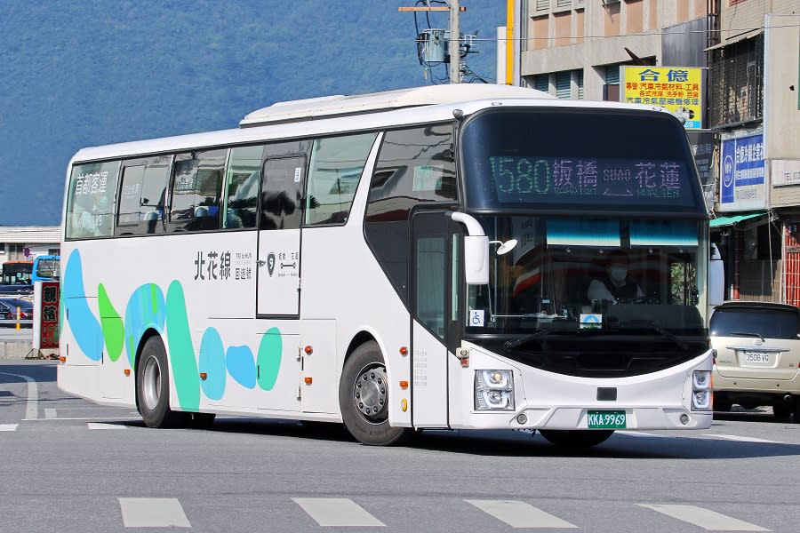 1580路線回遊號班車。    圖：首都及台北客運提供