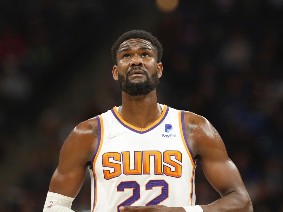 Deandre Ayton looks up during a game.