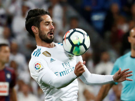 Soccer Football - La Liga Santander - Real Madrid vs SD Eibar - Santiago Bernabeu Stadium, Madrid, Spain - October 22, 2017 Real Madrid’s Isco in action REUTERS/Juan Medina