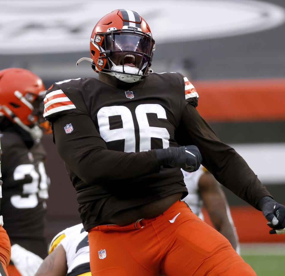 Browns Jadeveon Clowney Kareem Hunt