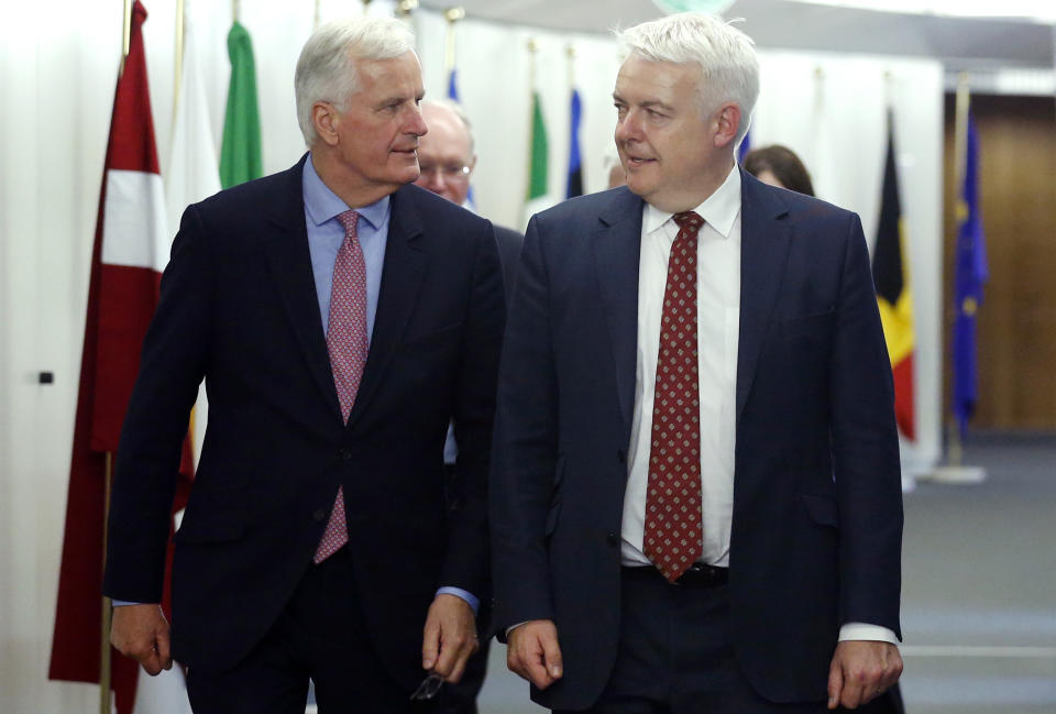 Carwyn Jones meeting Michel Barnier in Brussels last year (Getty)
