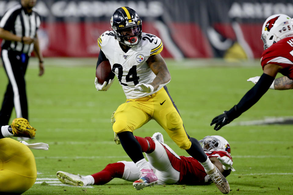 Pittsburgh Steelers running back Benny Snell (24) runs against the Arizona Cardinals during the first half of an NFL football game, Sunday, Dec. 8, 2019, in Glendale, Ariz. (AP Photo/Ross D. Franklin)