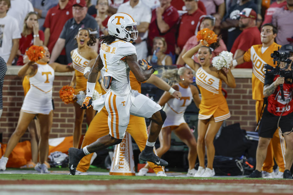 Tennessee wide receiver Dont'e Thornton Jr. runs for a touchdown against Oklahoma during the first half of an NCAA college football game, Saturday, Sept. 21, 2024, in Norman, Okla. (AP Photo/Alonzo Adams)