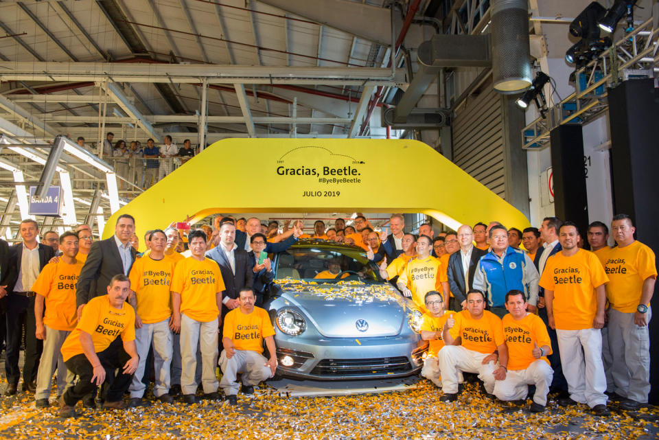 Iconic_Volkswagen_Beetle_Ends_Production-Large-10026.jpg