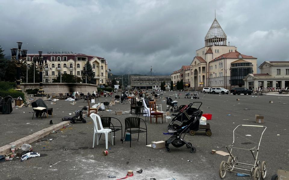 Der trostlose Raum zwischen dem Erweckungsplatz und dem Präsidentenpalast in Stepanakert