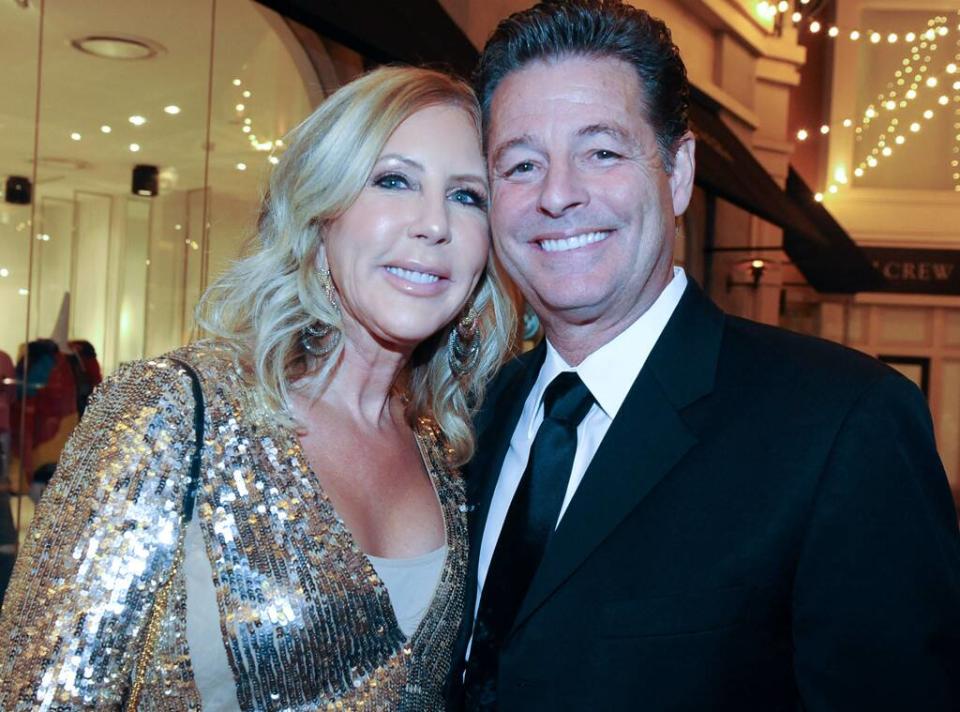 Vicki Gunvalson, Steve Lodge