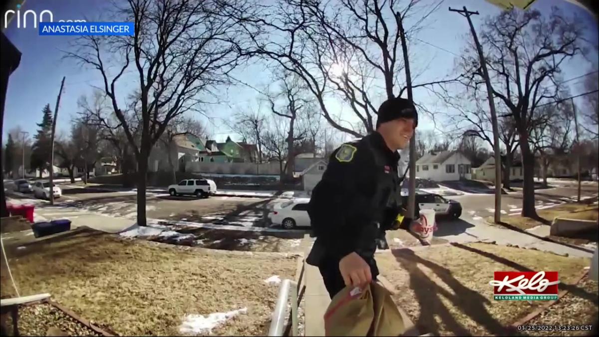 South Dakota Police Officer Delivers Food After Doordash Driver Arrested 