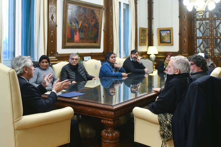 Alberto Fernández en una reunión anterior con las organizaciones sociales