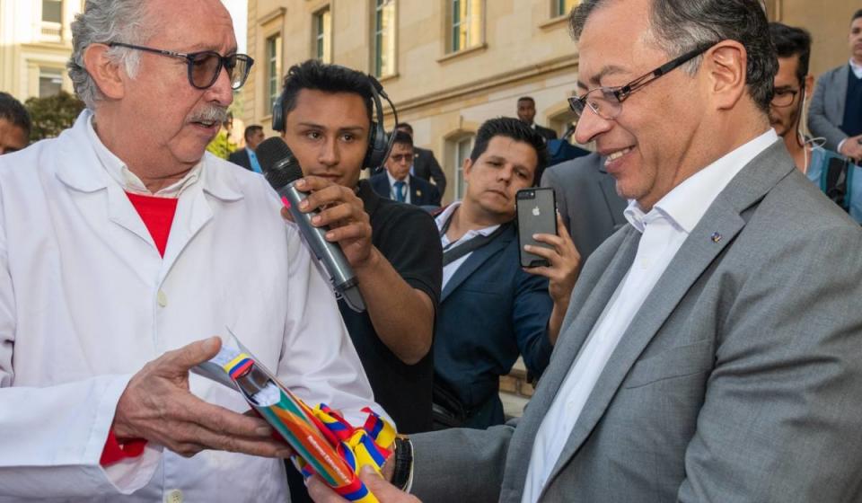 Radicación de la reforma a la salud. Foto: Presidencia