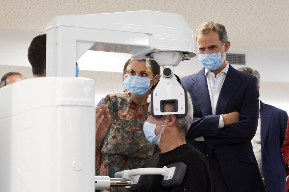 Además de promover el turismo, Felipe VI y Letizia también han querido apoyar a las empresas. Por este motivo visitaron la fundación San Prudencio, ubicada en Vitoria, el pasado 17 de julio. (Foto: Carlos R. Alvarez / Getty Images)