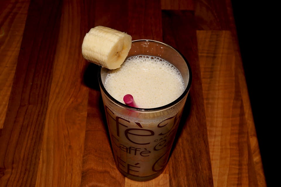 The Cooling Banana Oatmeal Milkshake