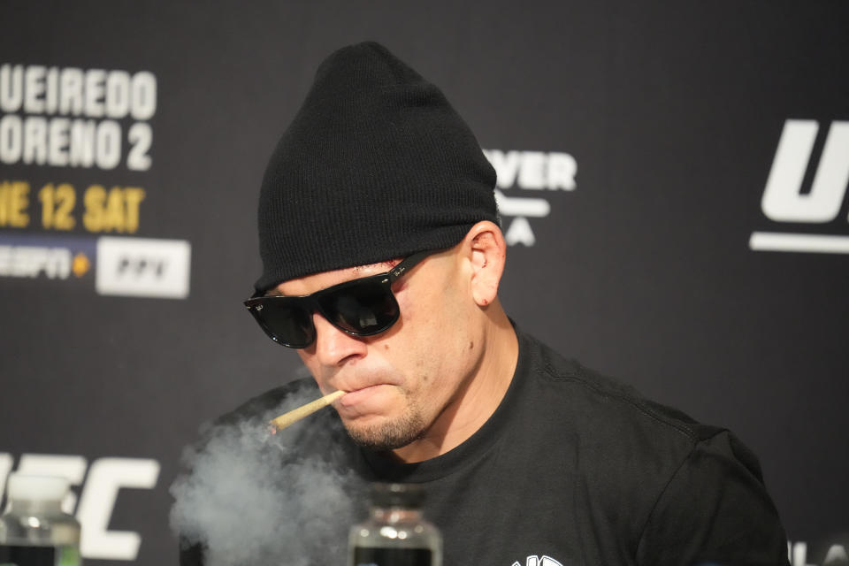 GLENDALE, AZ - 12 DE JUNIO: Nate Diaz se reúne con la prensa después de su partido en UFC 263 el 12 de junio de 2021 en Gila River Arena en Glendale, AZ.  (Foto de Louis Grasse/PxImages/Icon Sportswire vía Getty Images)