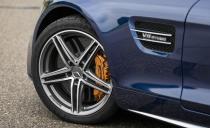 <p>Perhaps the smooth German pavement also explains why the cars generated such moderate tire noise despite being fitted with ultra-high-performance, low-profile rubber.</p>