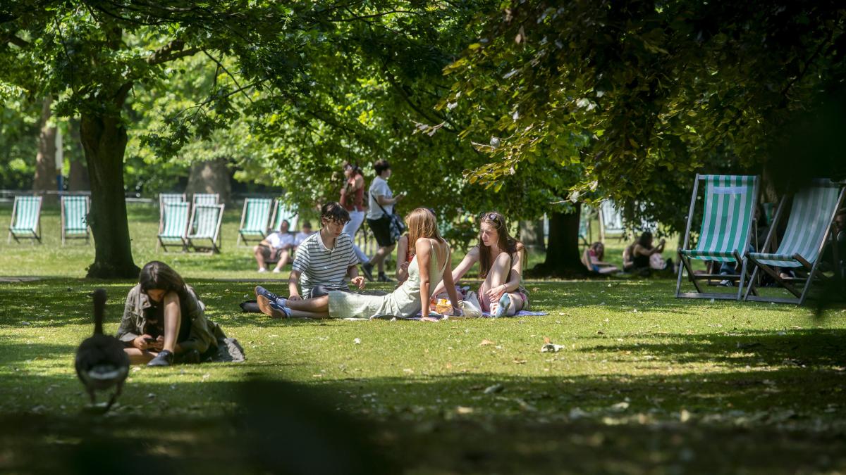 Met Office records hottest day of year with high of 30.3C at Heathrow