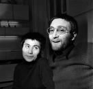 John Lennon e Yoko Ono, Londra, 13 marzo 1970. (AP Photo)