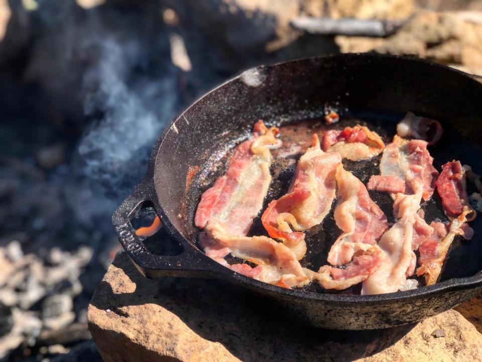 除了乳癌、卵巢癌等風險，加工肉及紅肉也與台灣人十大死因之首的大腸癌緊緊相關。