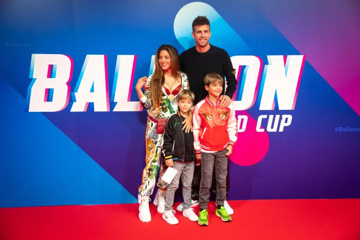 Shakira with her familiy on the red carpet