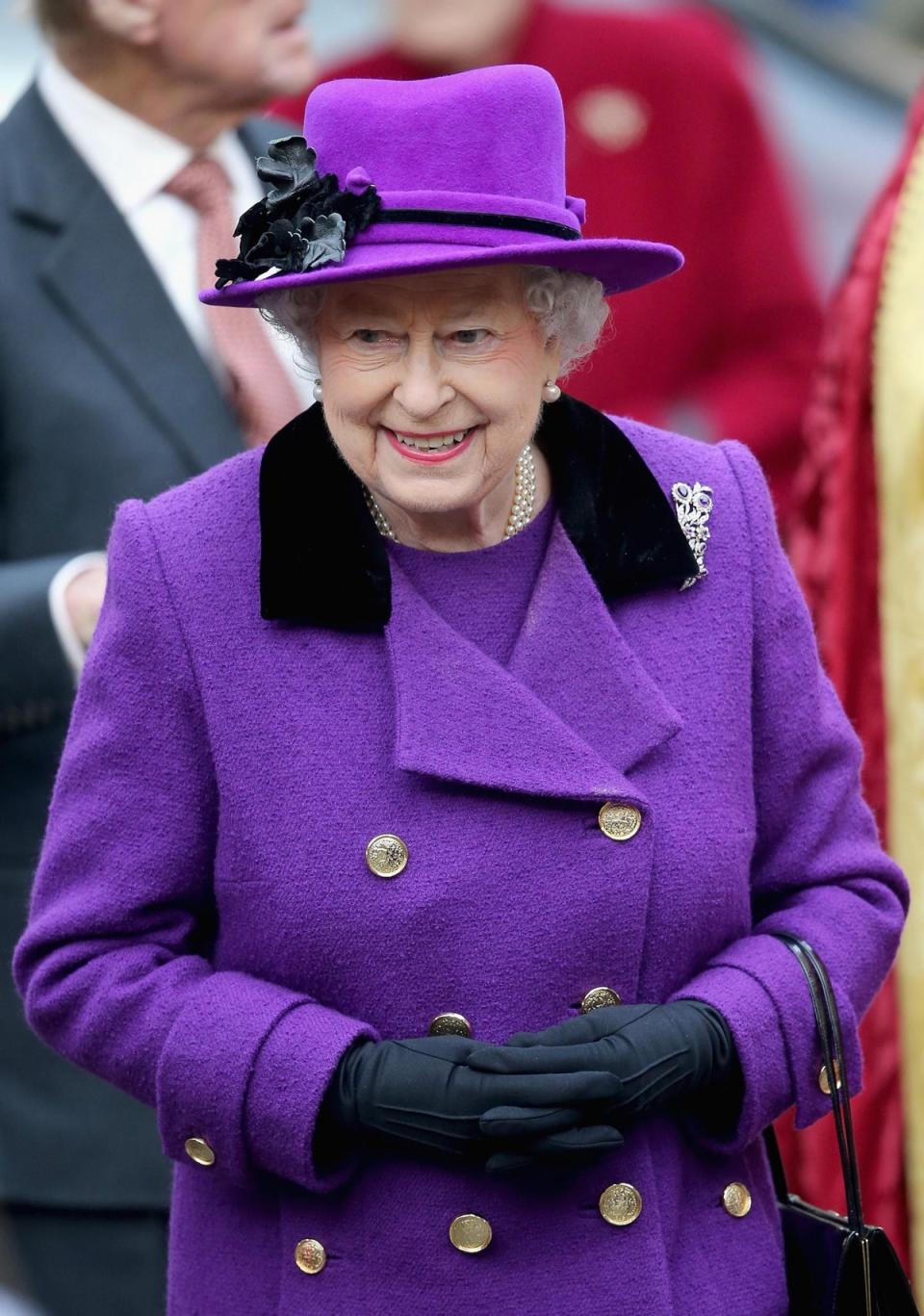 2013: The Queen wearing Ultra Violet (Getty Images)