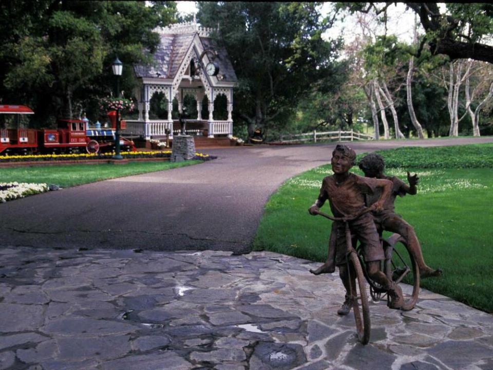 Popstar Michael Jackson ließ auf seiner Neverland Ranch zahlreiche Statuen aufstellen. (Bild: imago/ZUMA Press)