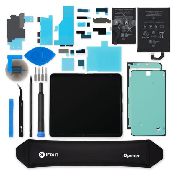 A look at the internal display replacement kit for the Pixel Fold.