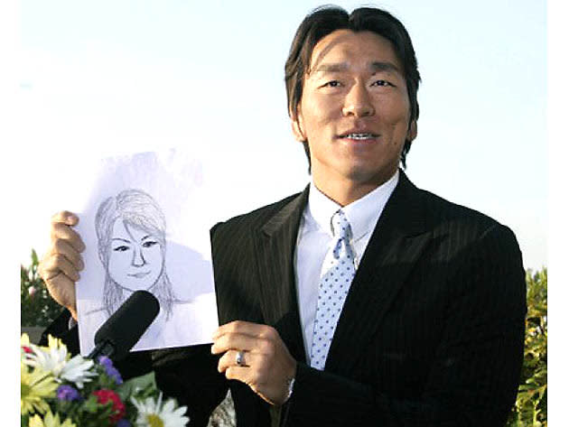 松井秀喜被問到老婆身分時，竟親筆畫出對方的畫像。（圖／翻攝自X）