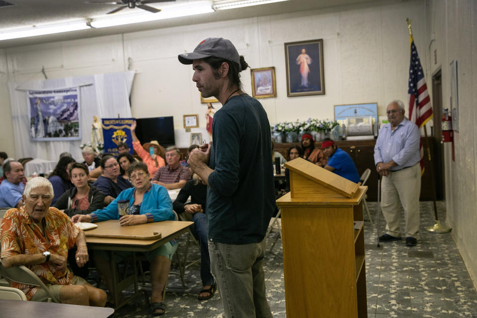 Scott Warren, a volunteer for the humanitarian aid organization No More Deaths, speaks at a community meeting to discuss federal charges against him for providing food and shelter to undocumented immigrants on May 10, 2019, in Ajo, Arizona. (Photo: John Moore via Getty Images)