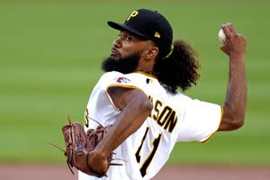 Pirates use big 7th inning to sink Mets