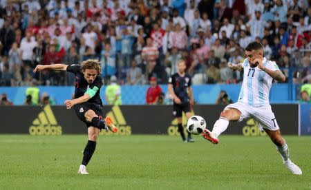 Soccer Football - World Cup - Group D - Argentina vs Croatia - Nizhny Novgorod Stadium, Nizhny Novgorod, Russia - June 21, 2018 Croatia's Luka Modric scores their second goal REUTERS/Ivan Alvarado