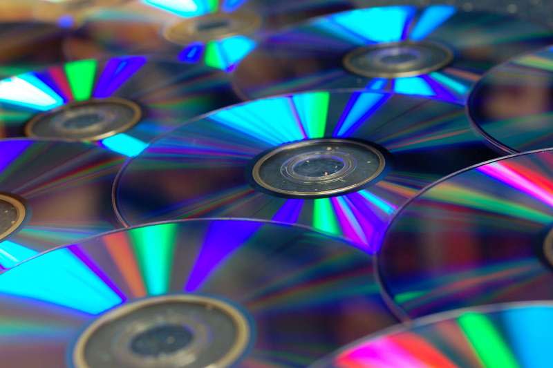 DVD CD VCD 光碟 (Disk Depot Ltd.@Wikipedia / CC BY-SA 4.0) 