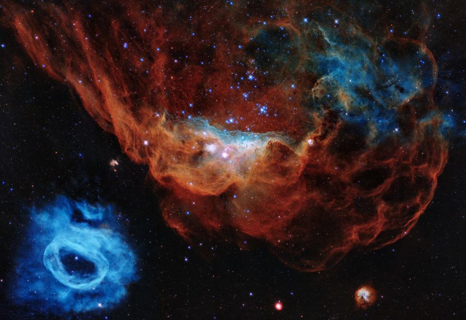 nebulas red blue stars forming large magellanic cloud