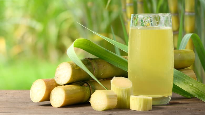 Sugarcanes and sugarcane juice