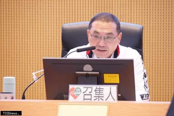 交通安全第一，新北市長侯友宜表示若工區非必要設置圍籬就應將圍籬適當退縮還路於民。（圖：新北交通局提供）