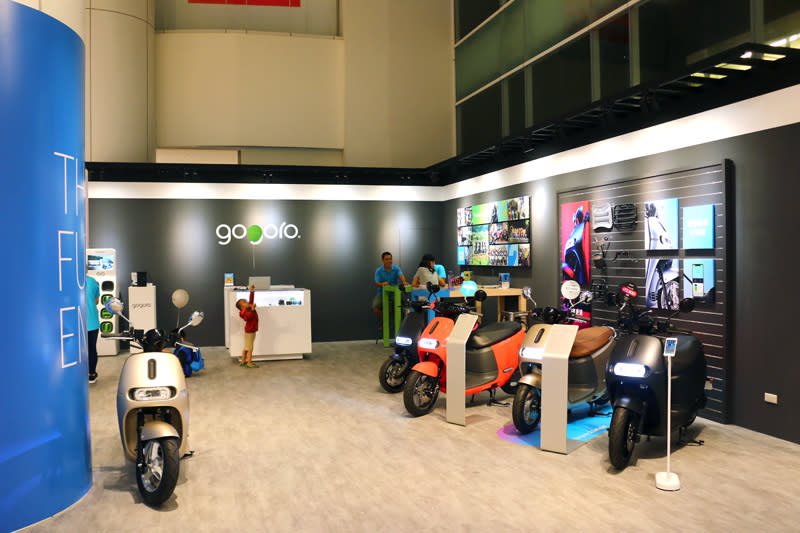 Gogoro新月門市就設置在宜蘭新月廣場購物中心內。